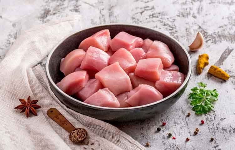 Chicken Boneless (Cubes) (1 Kg)